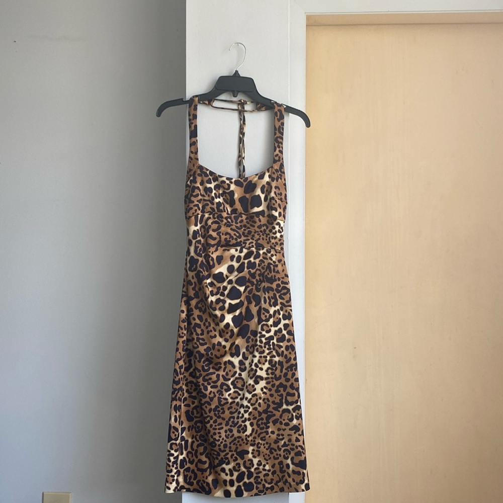 Leopard print dress in a satin sheen, fits like a glove